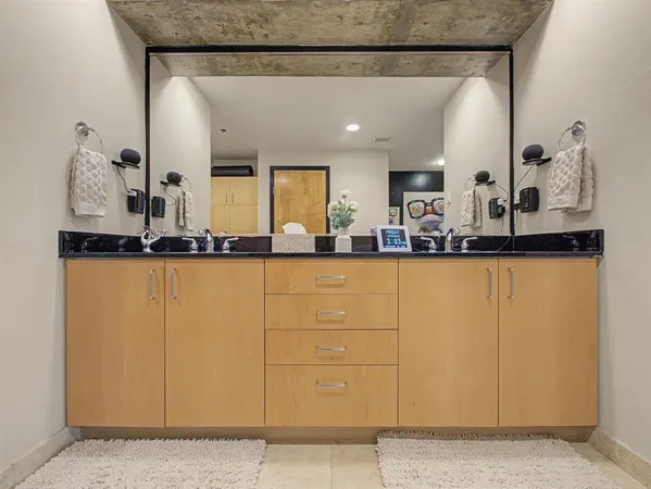 $5,250 | 1999 McKinney Avenue, Unit 1204, Dallas, TX 75201