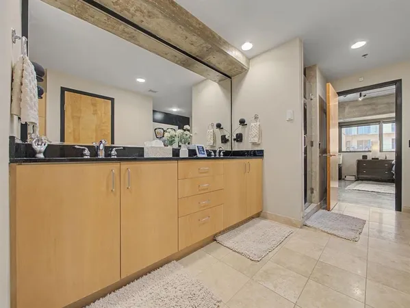 $5,250 | 1999 McKinney Avenue, Unit 1204, Dallas, TX 75201