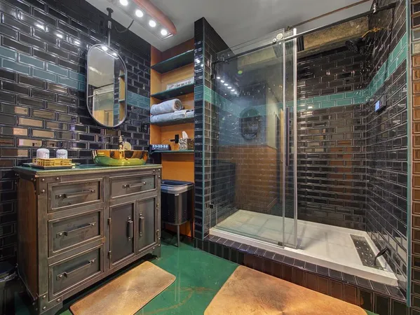 $5,250 | 1999 McKinney Avenue, Unit 1204, Dallas, TX 75201