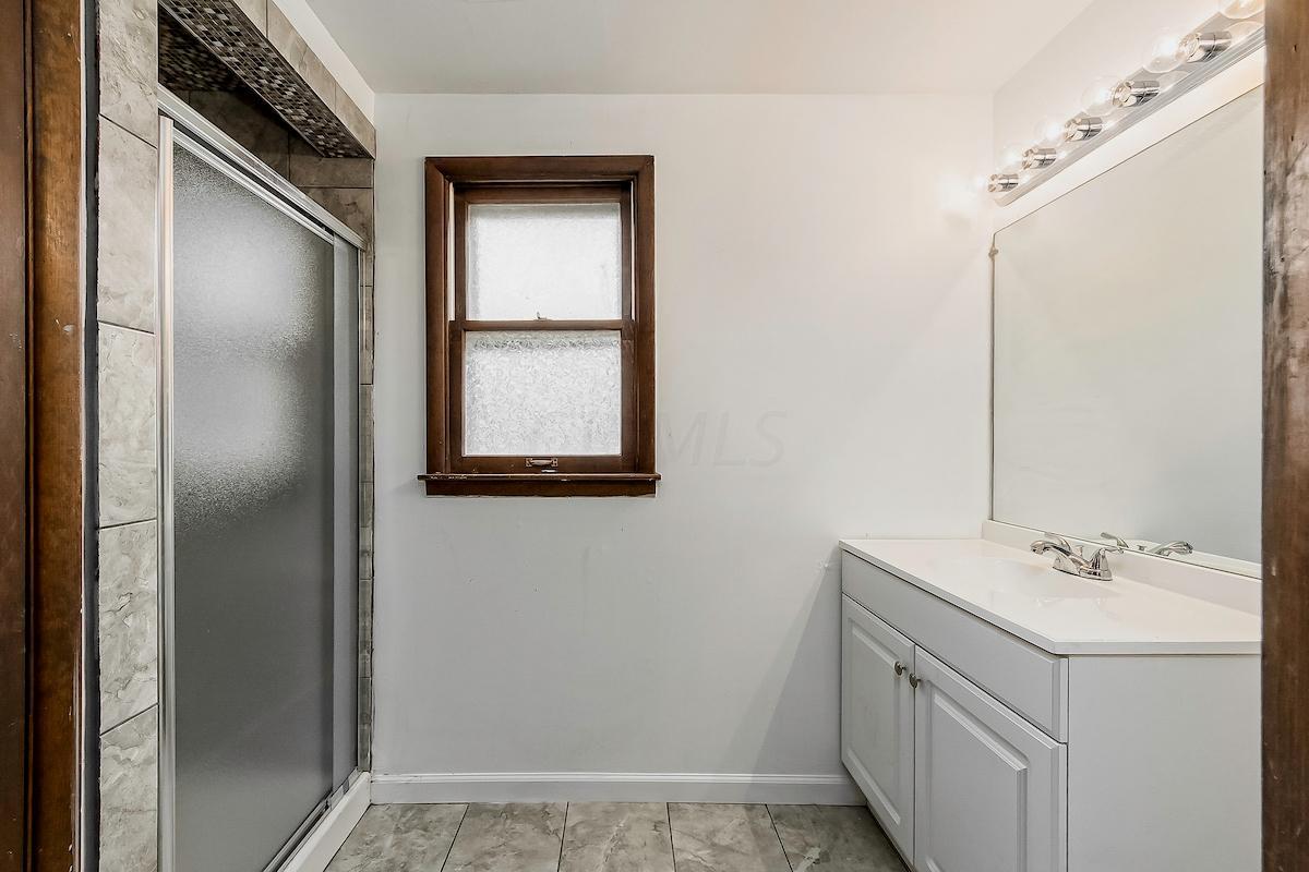 984 Exeter Road Columbus, OH 43213 - Photo 15 of 18