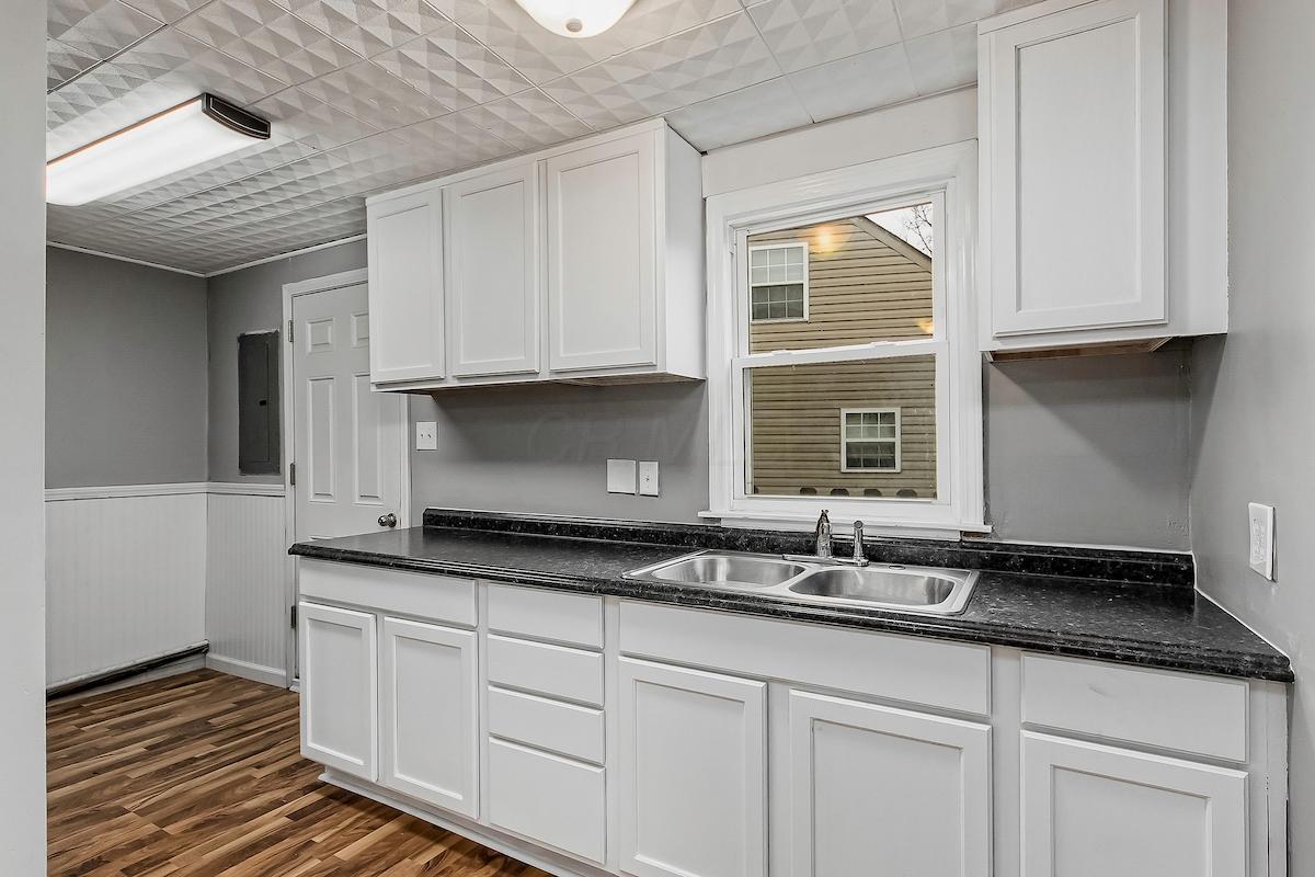 984 Exeter Road Columbus, OH 43213 - Photo 7 of 18