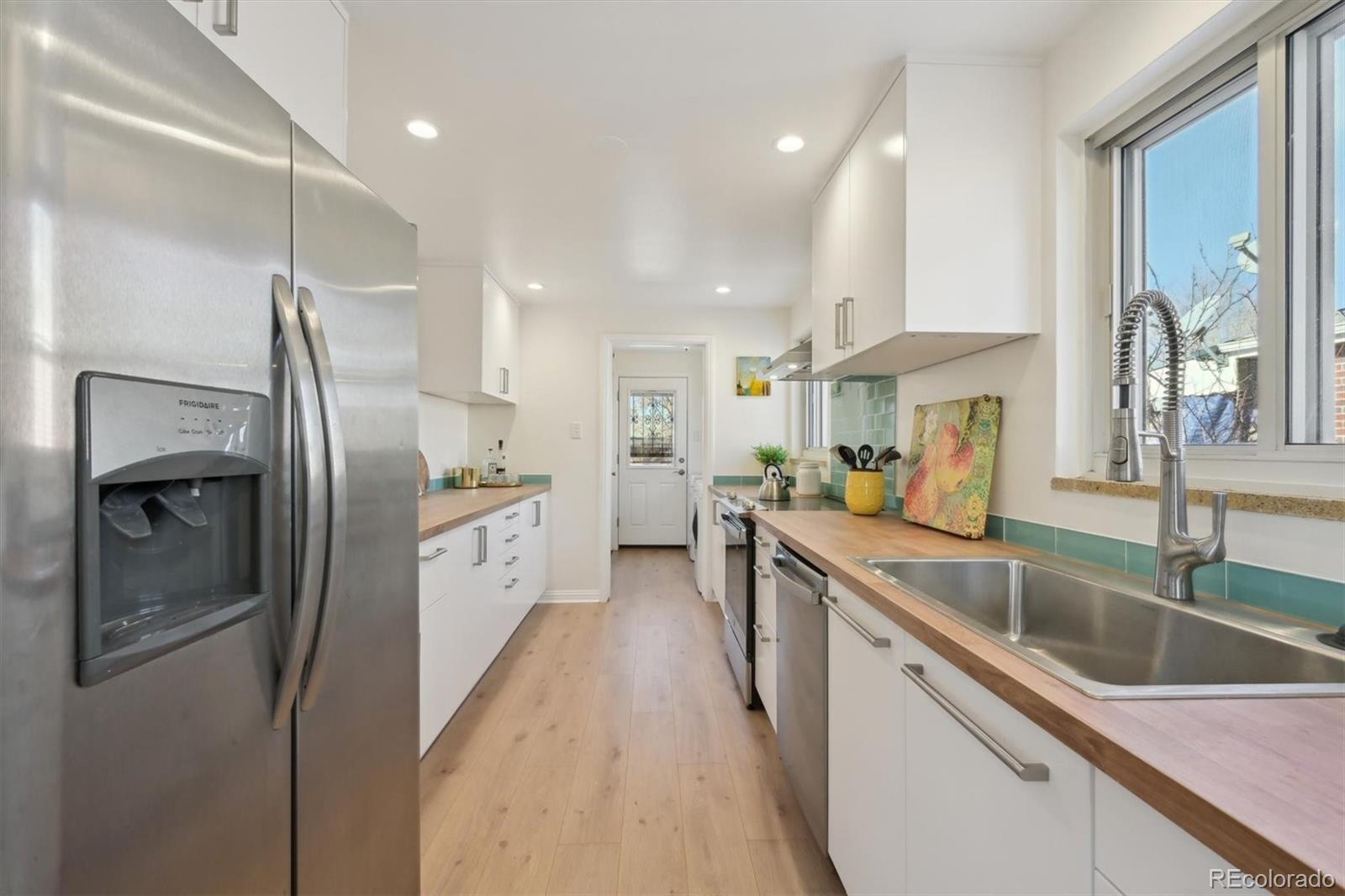 2905 Olive Street Denver, CO 80207 - Photo 11 of 27