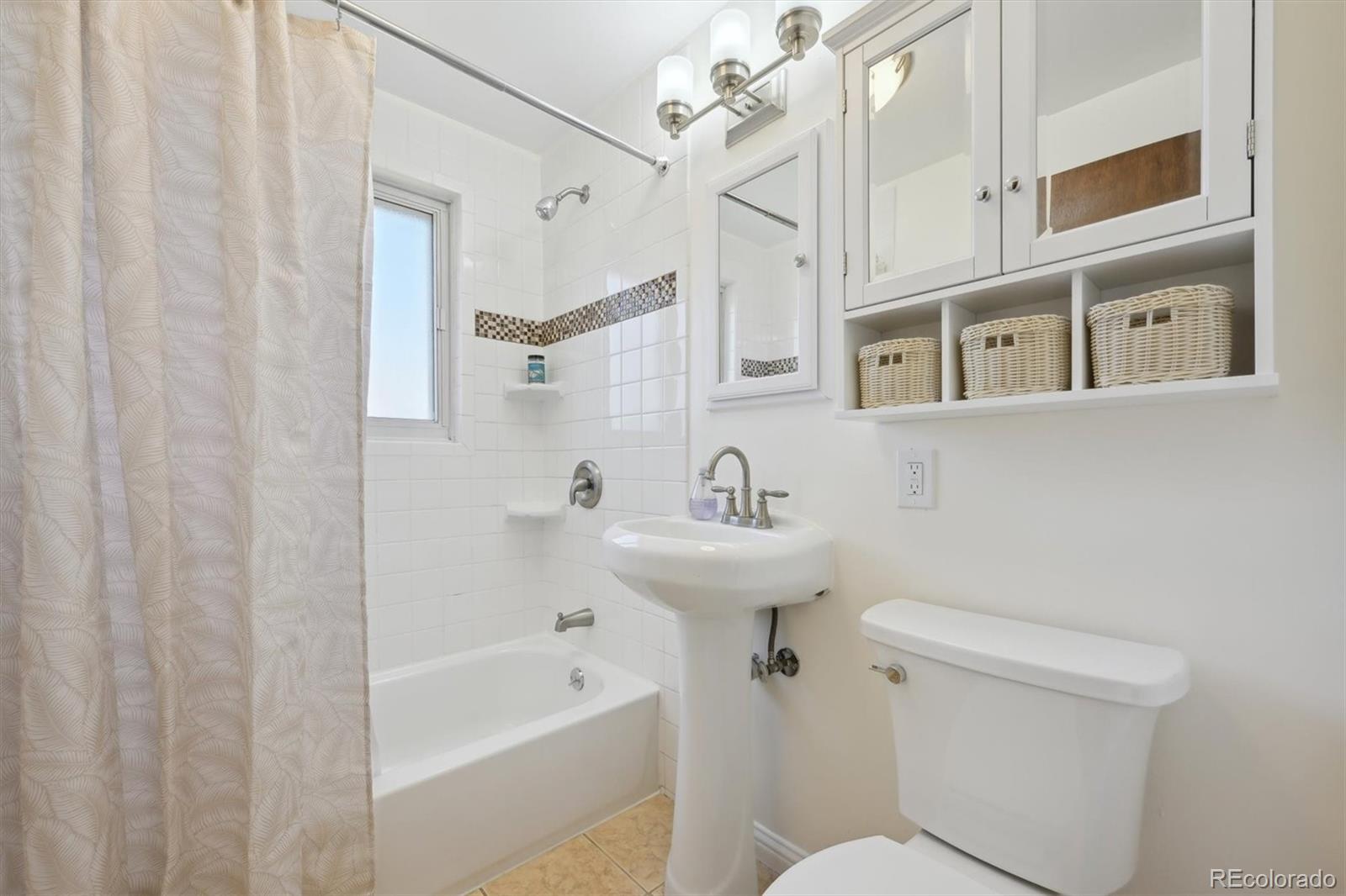 2905 Olive Street Denver, CO 80207 - Photo 18 of 27