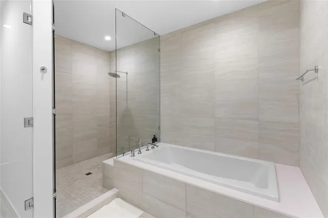 $8,500 | 301 Quay Commons, Unit 509, Sarasota, FL 34236