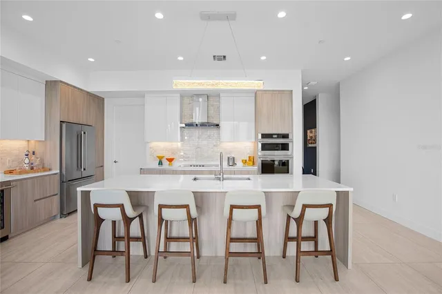 $8,500 | 301 Quay Commons, Unit 509, Sarasota, FL 34236