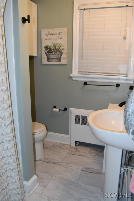 1118 West Osborn Road Farmville, VA 23901 - Photo 20 of 38 Bathroom featuring a shower with shower curtain, r