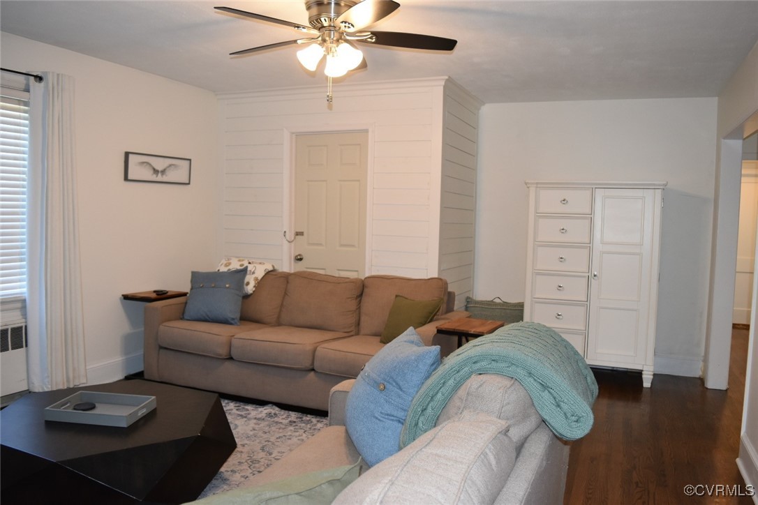 1118 West Osborn Road Farmville, VA 23901 - Photo 7 of 38 Living room with dark wood-type flooring and ceili