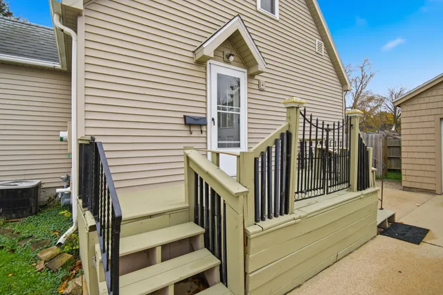 $158,400 | 1403 11th Avenue Northwest, Austin, MN 55912