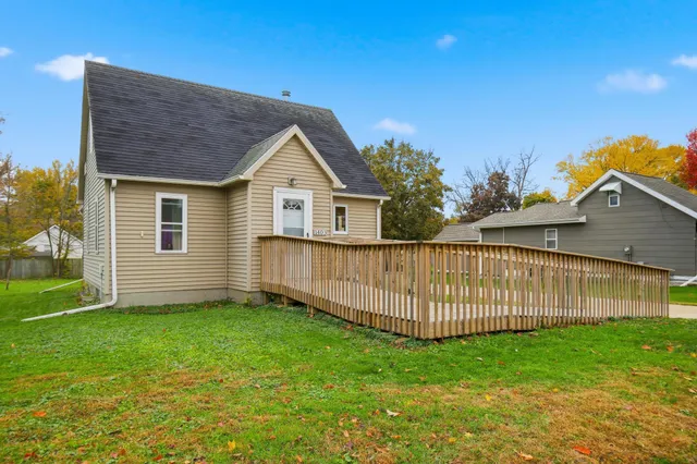 $158,400 | 1403 11th Avenue Northwest, Austin, MN 55912