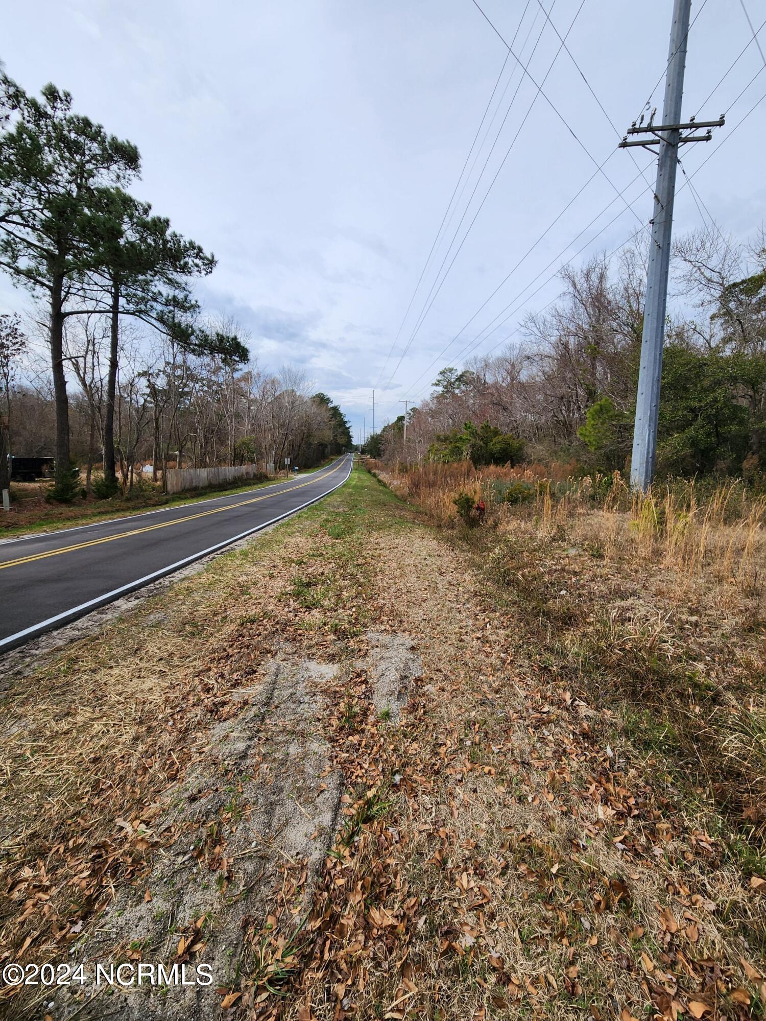 372 Bogue Loop Road Newport, NC 28570 - Photo 3 of 3 372 Bogue Loop - 3