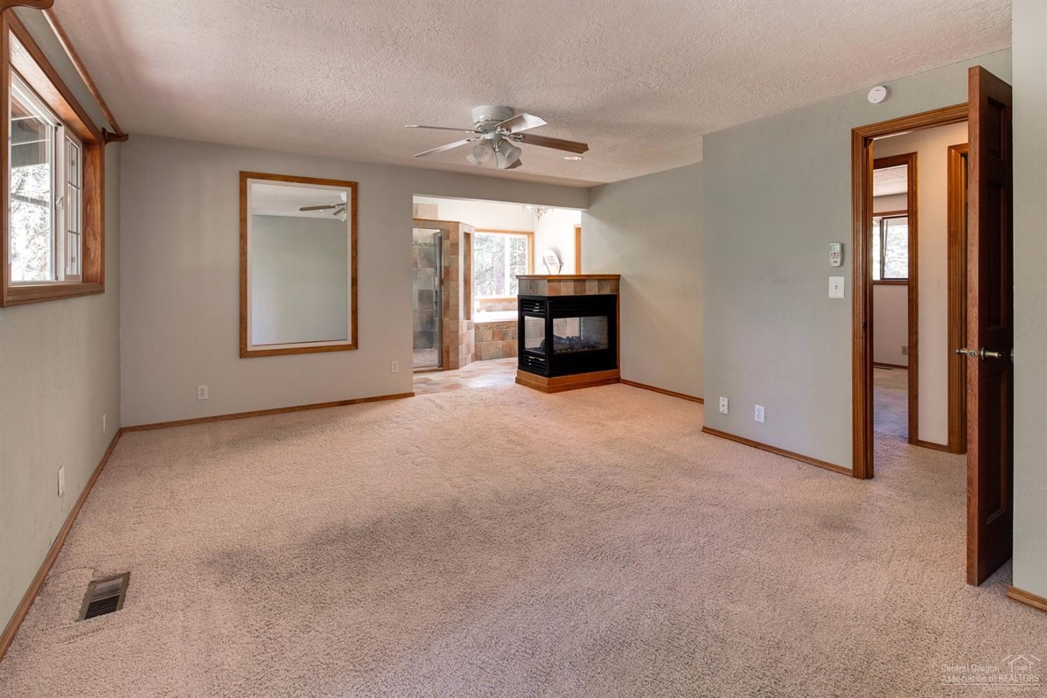60235 East Ridgeview Drive Bend, OR 97702 - Photo 15 of 24 Gallery Image 15