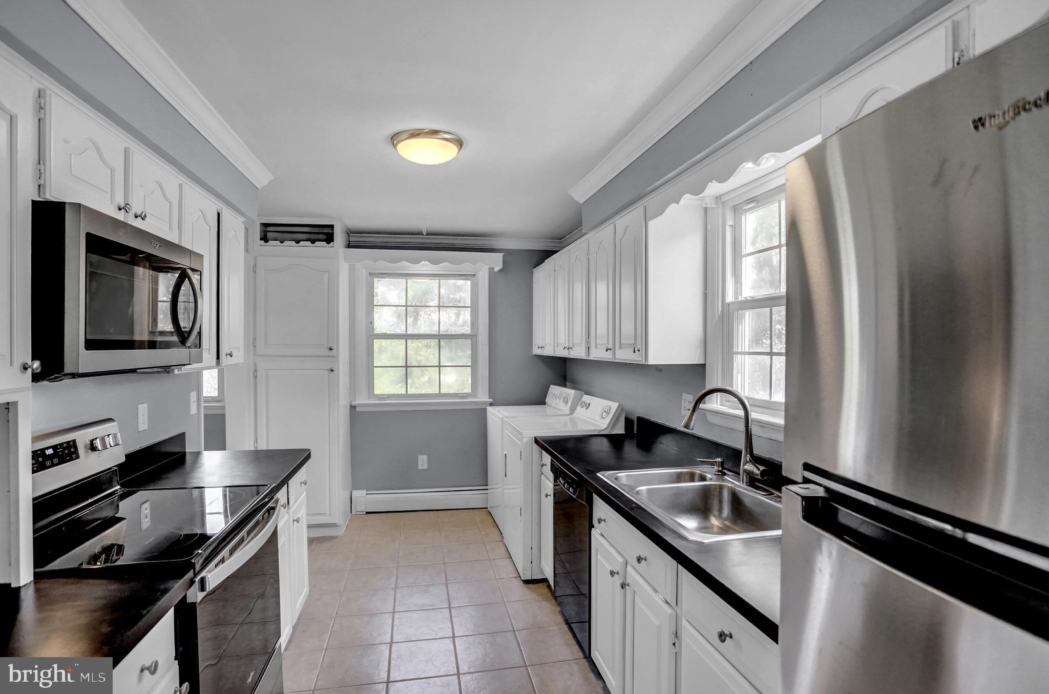 739 Colonial Avenue York, PA 17403 - Photo 3 of 29 Gallery Image 3
