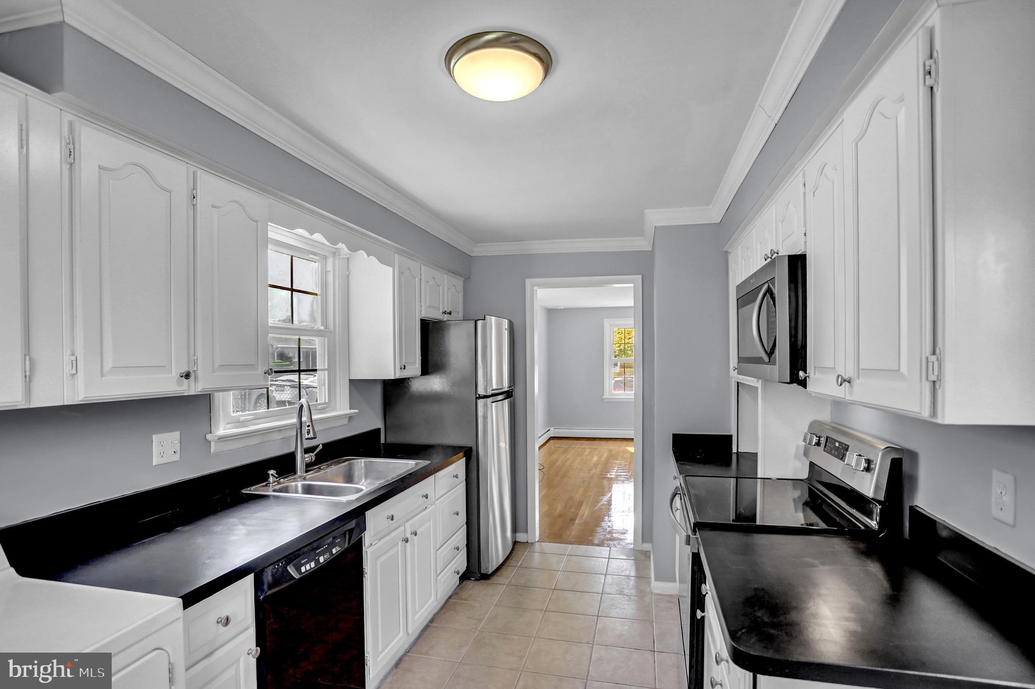 739 Colonial Avenue York, PA 17403 - Photo 8 of 29 Gallery Image 8