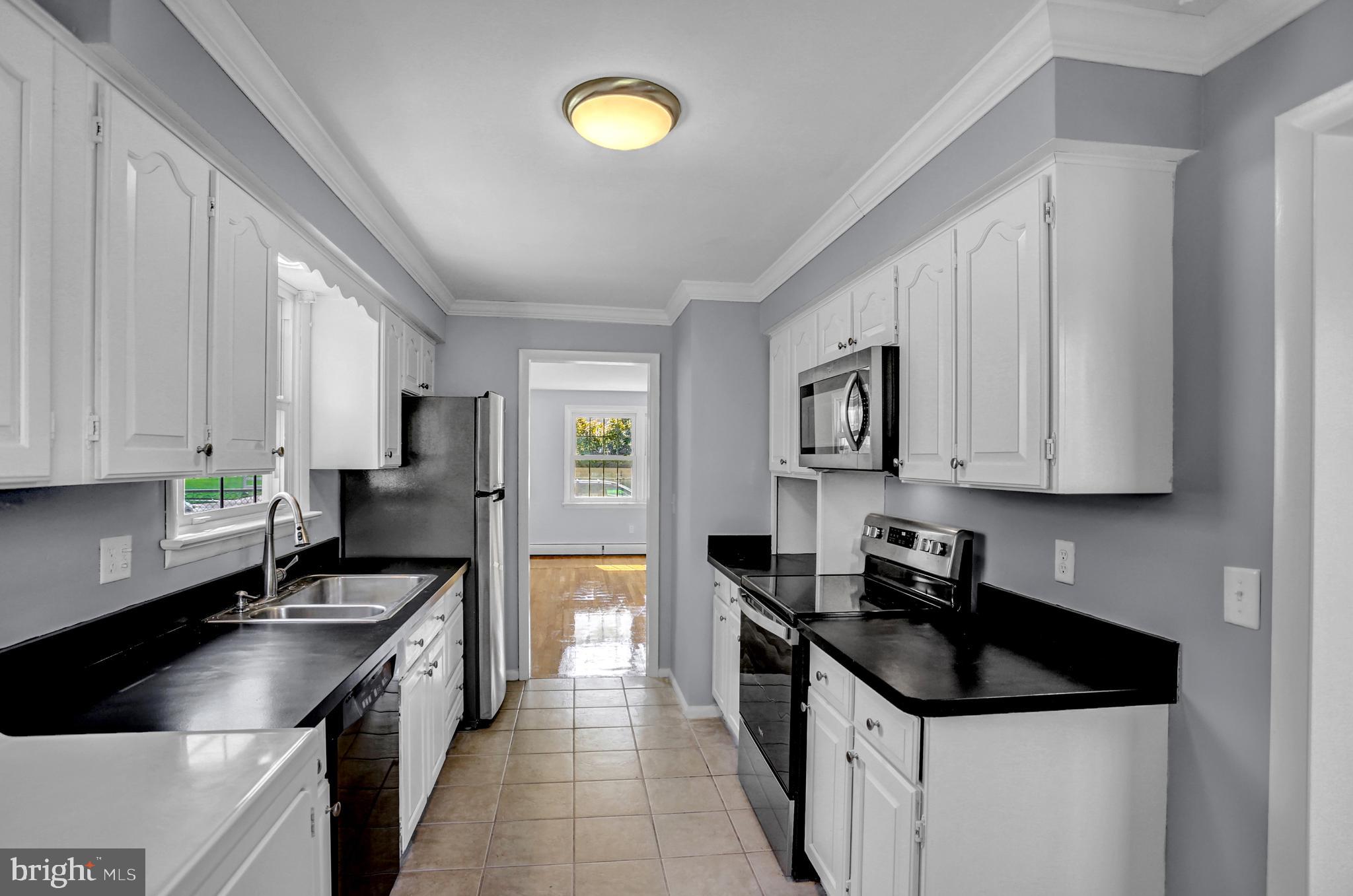 739 Colonial Avenue York, PA 17403 - Photo 9 of 29 Gallery Image 9
