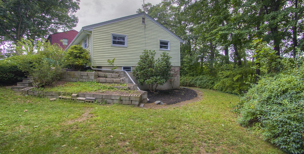 52 Longhill Road Lynn, MA 01904 - Photo 4 of 20 Gallery Image 4