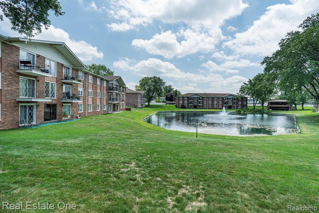54795 Shelby Road, Unit 87 Utica, MI 48316 - Photo 22 of 23 54795 Shelby_MLS-029.jpg