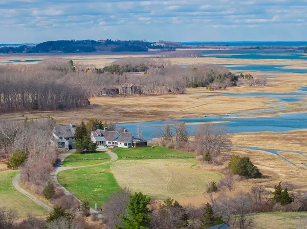 $3,900,000 | 80 R Eastern Avenue, Essex, MA 01929