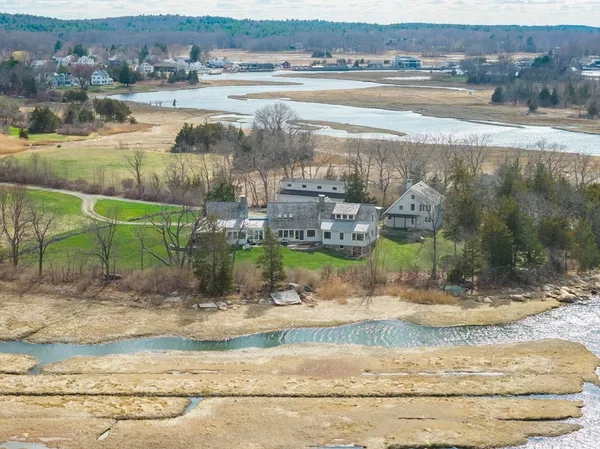 $3,900,000 | 80 R Eastern Avenue, Essex, MA 01929