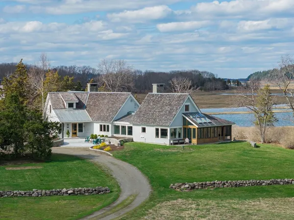 $3,900,000 | 80 R Eastern Avenue, Essex, MA 01929