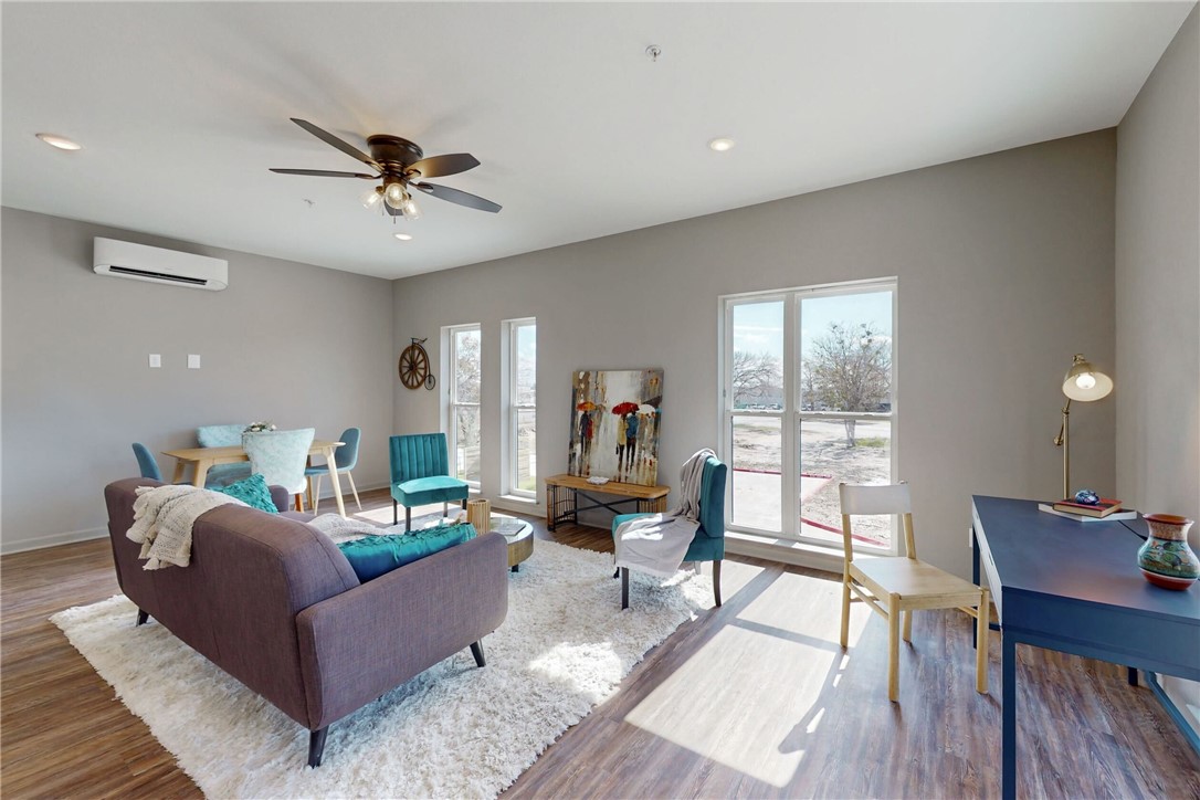 101 West 33rd Street, Unit 306 Bryan, TX 77803 - Photo 3 of 15