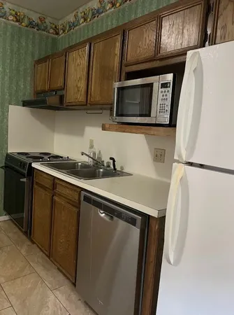 a view of room with an empty space