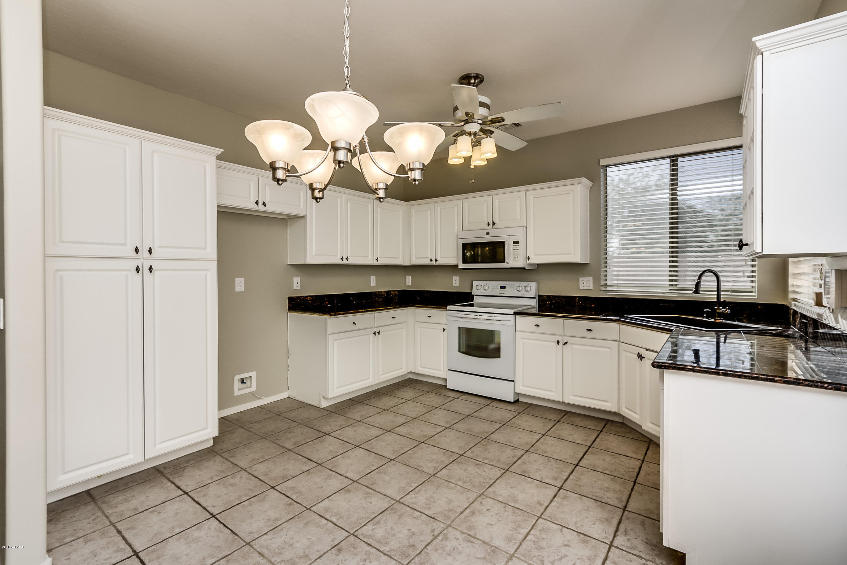 16614 South Magenta Road Phoenix, AZ 85048 - Photo 3 of 31 Magenta-008