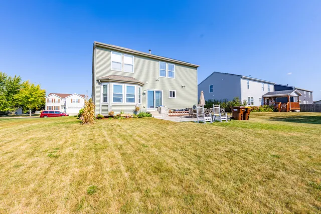 $319,900 | 2803 Huntington Drive, Belvidere, IL 61008