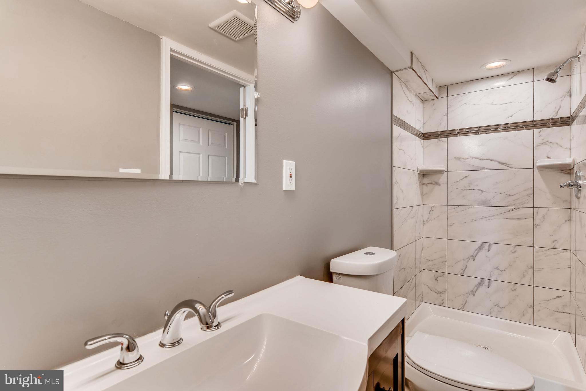 5505 Silverbell Road Baltimore, MD 21206 - Photo 17 of 21 Full bath on lower level with ceramic tile