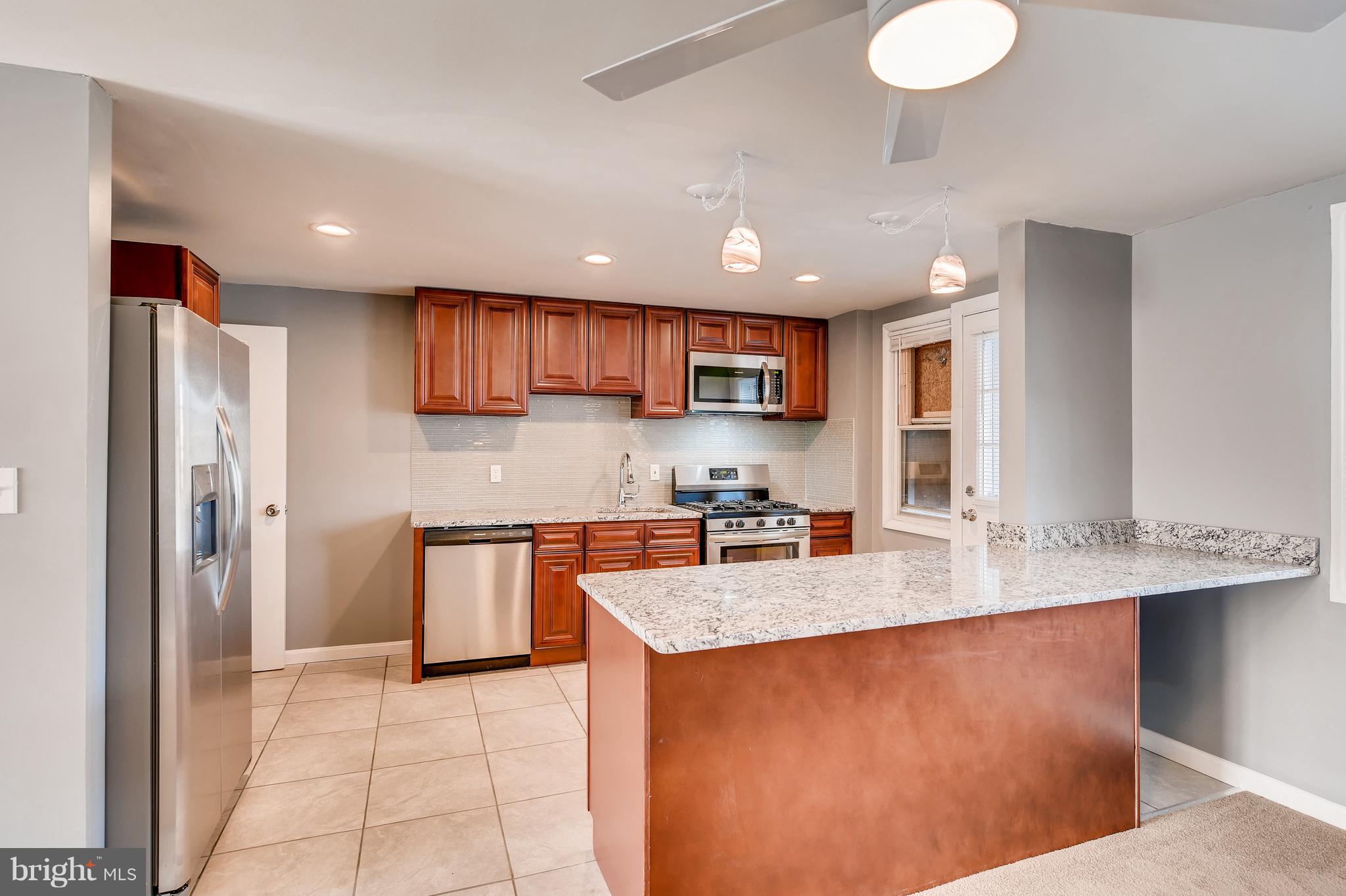 5505 Silverbell Road Baltimore, MD 21206 - Photo 5 of 21 Beautiful new cabinets and countertops