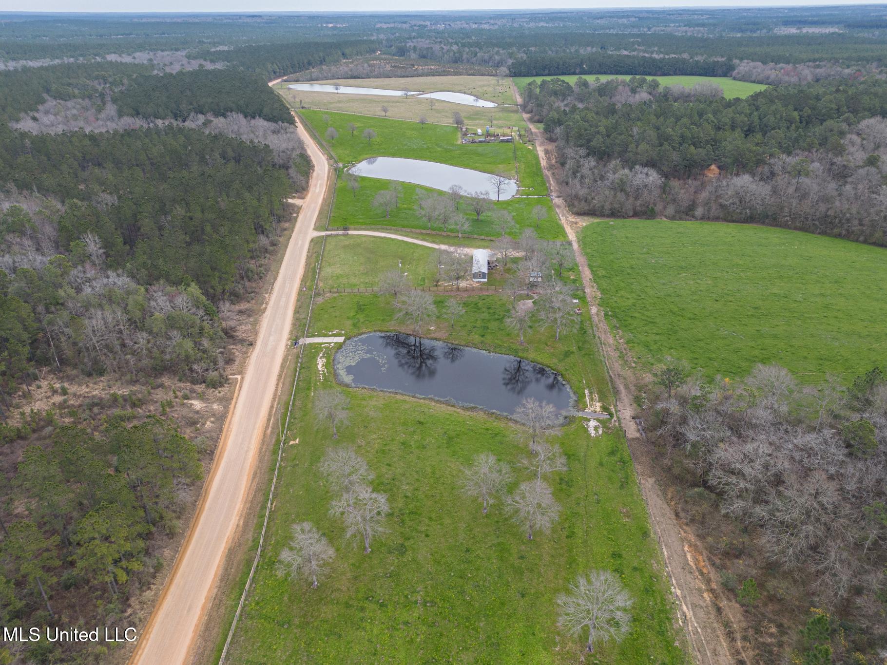27285 McHenry Road Saucier, MS 39574 - Photo 22 of 26 27285 McHenry-6