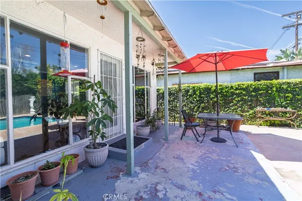 $975,000 | 17101 Gault Street, Lake Balboa, CA 91406