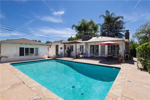 $975,000 | 17101 Gault Street, Lake Balboa, CA 91406