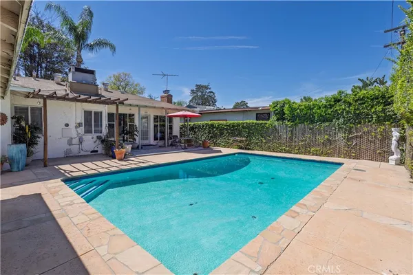 $975,000 | 17101 Gault Street, Lake Balboa, CA 91406