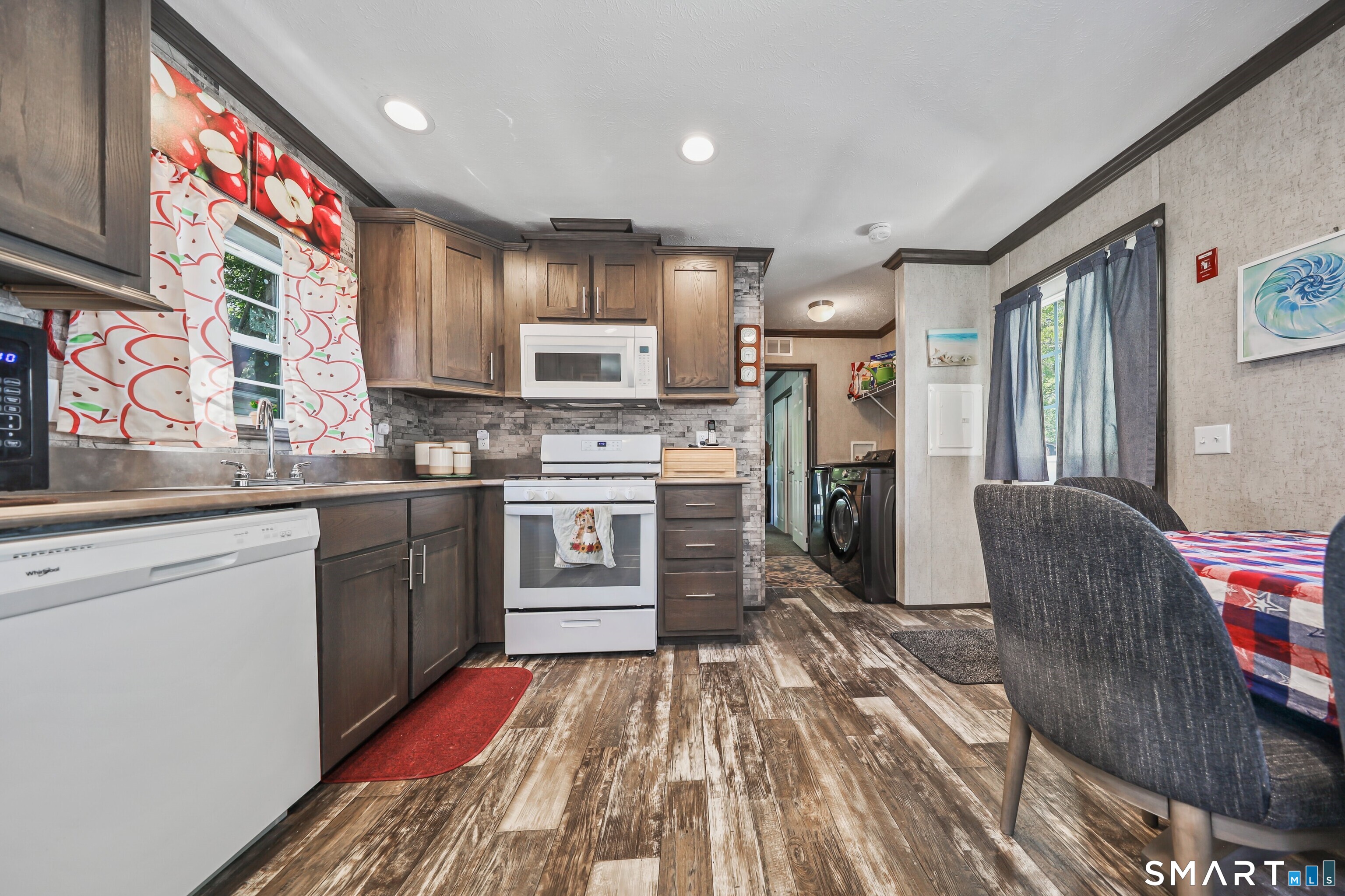 1402 Waterbury Road, Unit 4 Thomaston, CT 06787 - Photo 3 of 15