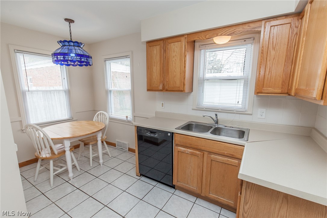3726 Normandy Road Cleveland, OH 44120 - Photo 9 of 35