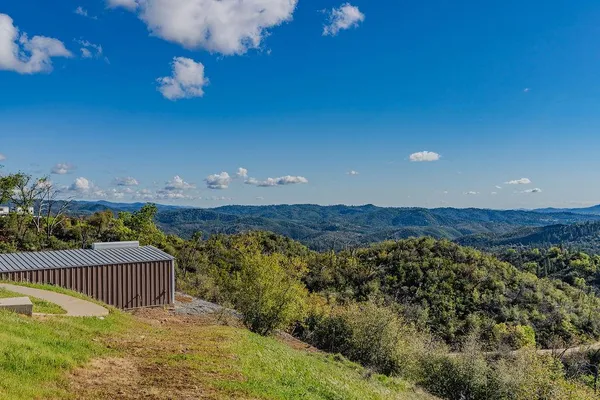 $899,000 | 9515 Ham Luddy Road, Mountain Ranch, CA 95246