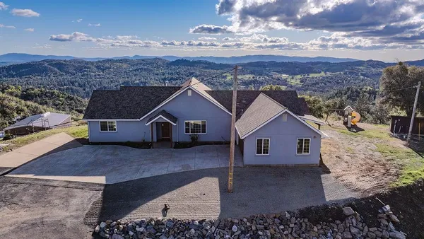 $899,000 | 9515 Ham Luddy Road, Mountain Ranch, CA 95246