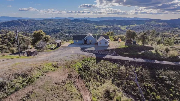 $899,000 | 9515 Ham Luddy Road, Mountain Ranch, CA 95246