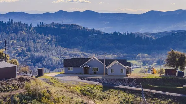 $899,000 | 9515 Ham Luddy Road, Mountain Ranch, CA 95246