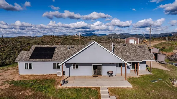 $899,000 | 9515 Ham Luddy Road, Mountain Ranch, CA 95246