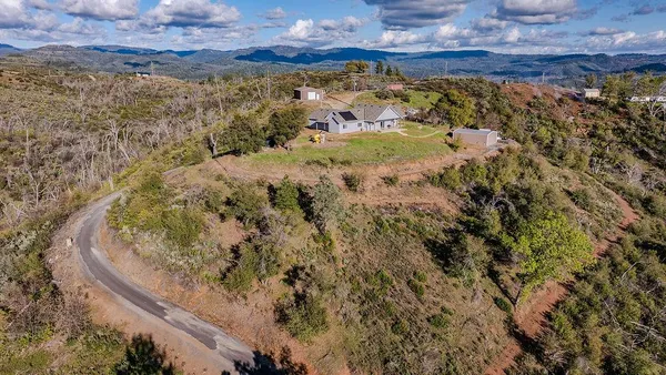 $899,000 | 9515 Ham Luddy Road, Mountain Ranch, CA 95246