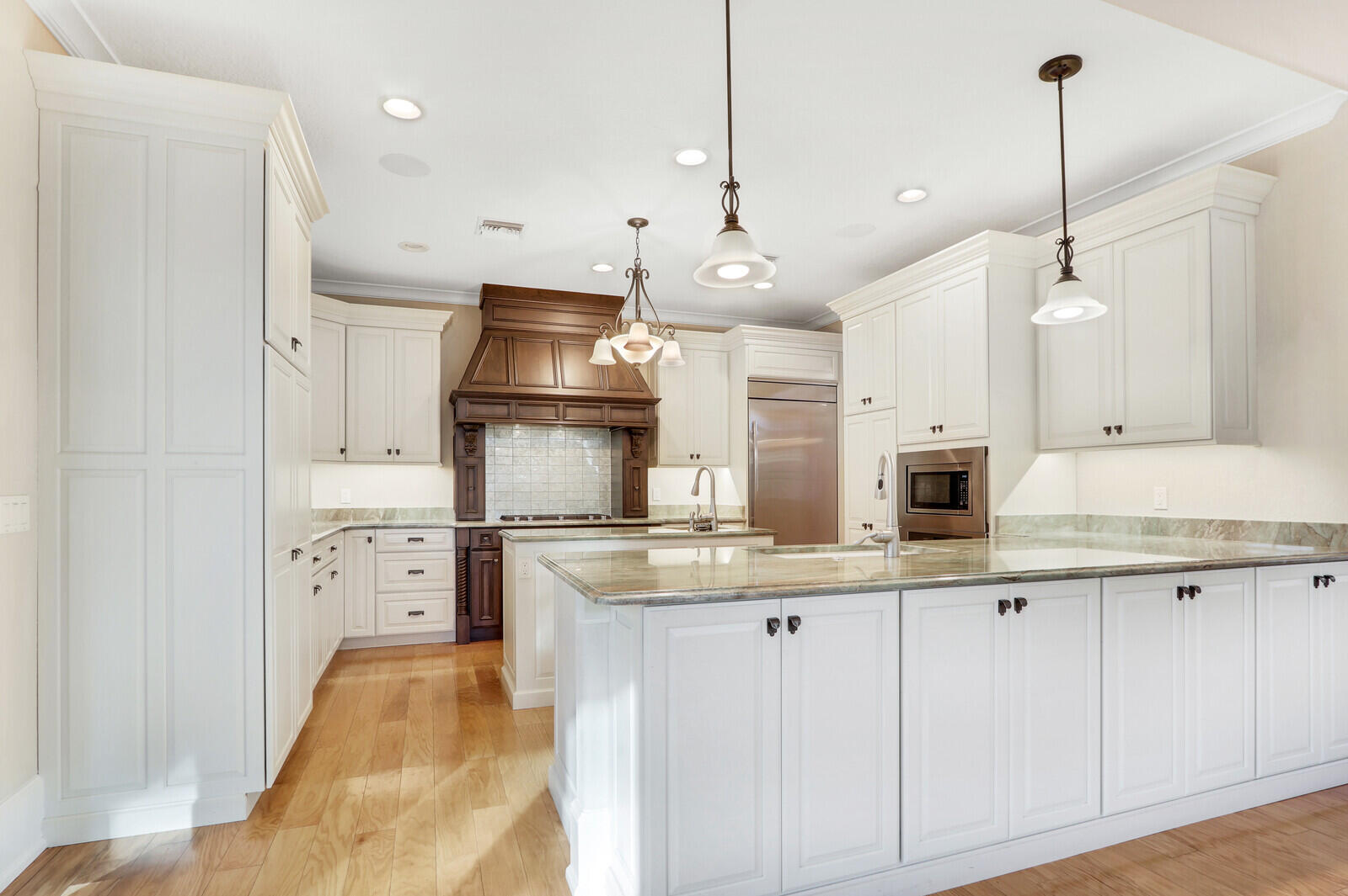 3572 Southeast Court Drive Stuart, FL 34997 - Photo 14 of 64 Kitchen