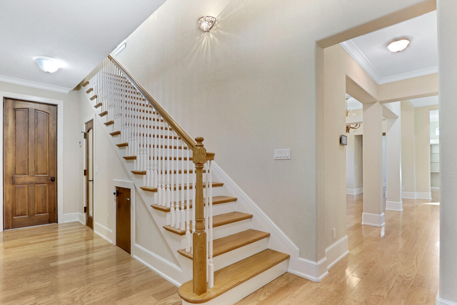 3572 Southeast Court Drive Stuart, FL 34997 - Photo 24 of 64 Stairs/Garage Entry