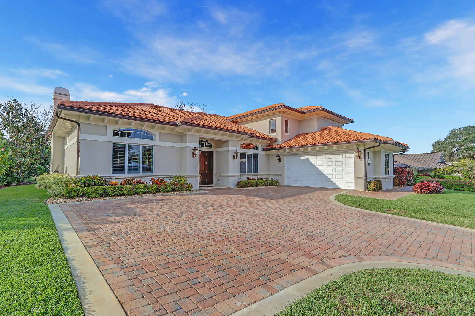 3572 Southeast Court Drive Stuart, FL 34997 - Photo 3 of 64 Exterior Front
