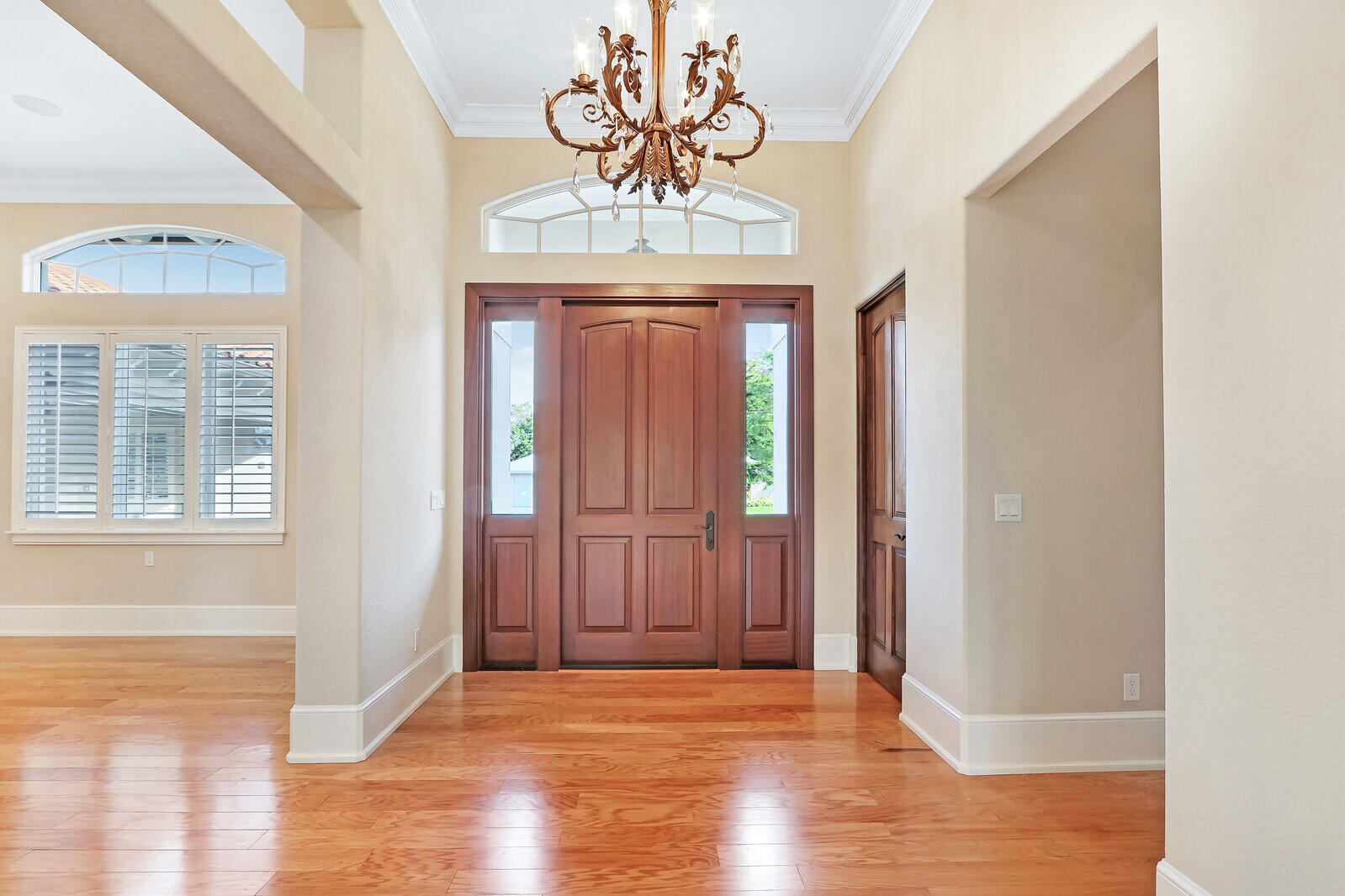 3572 Southeast Court Drive Stuart, FL 34997 - Photo 5 of 64 Foyer