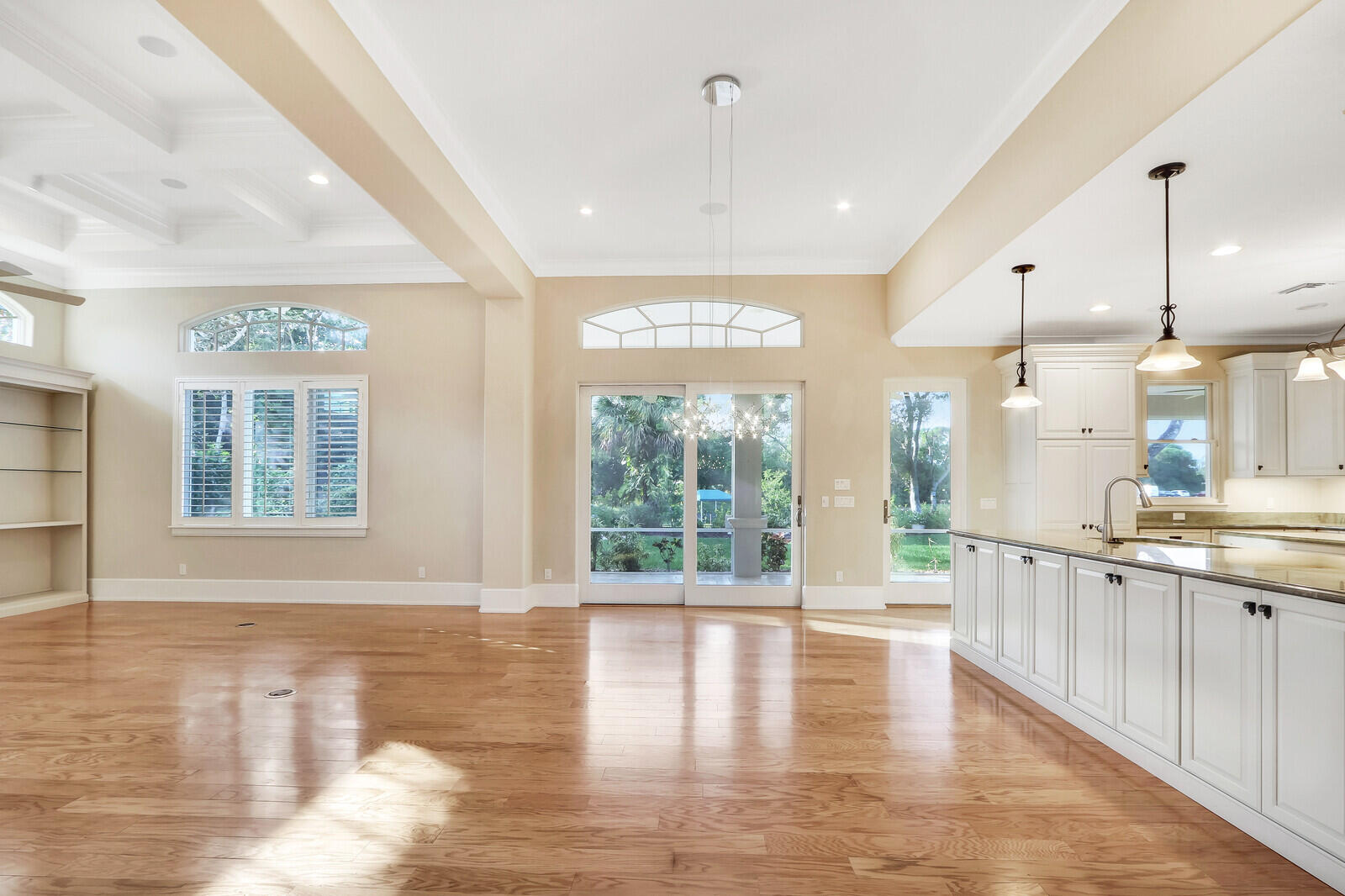 3572 Southeast Court Drive Stuart, FL 34997 - Photo 6 of 64 Great Room