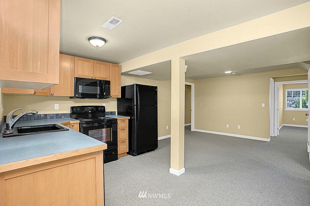 21407 9th Avenue Southeast Bothell, WA 98021 - Photo 13 of 16