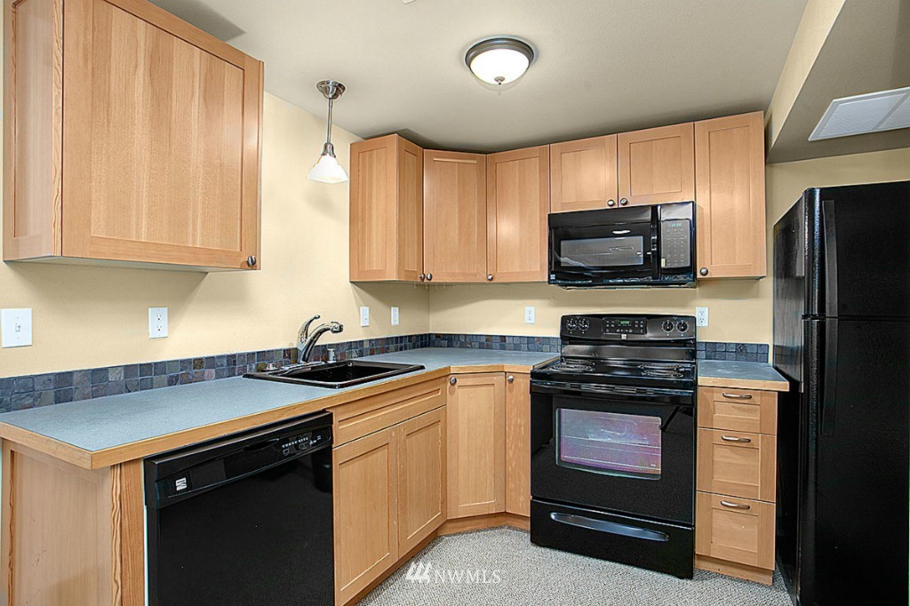 21407 9th Avenue Southeast Bothell, WA 98021 - Photo 14 of 16