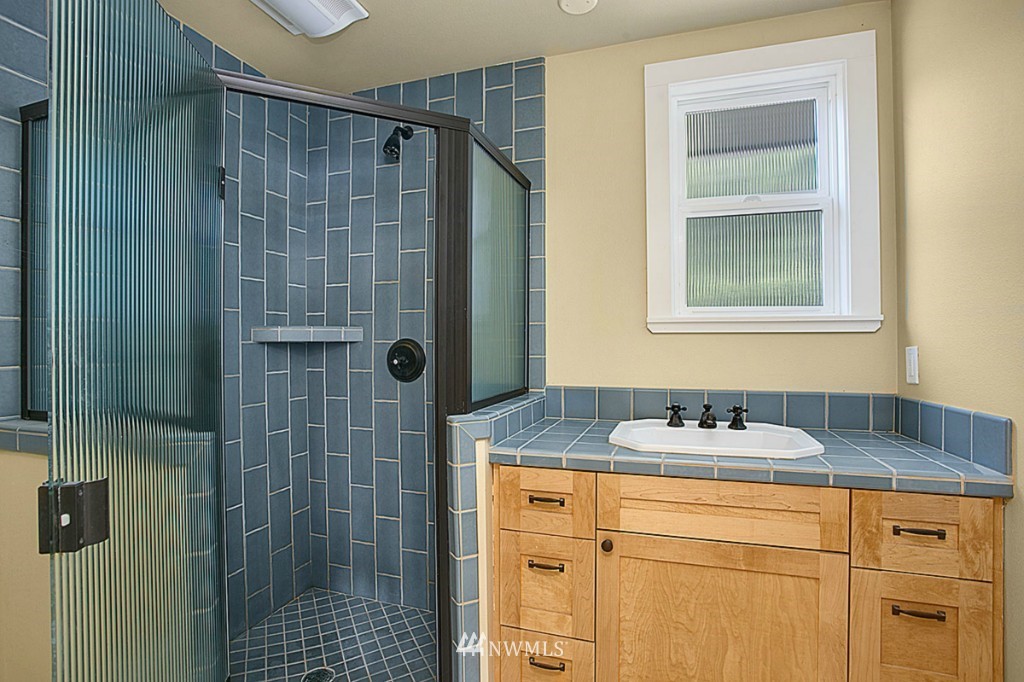 21407 9th Avenue Southeast Bothell, WA 98021 - Photo 7 of 16