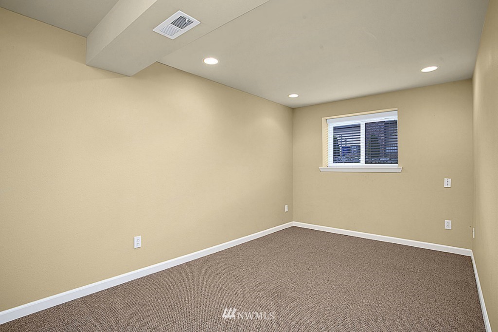 21407 9th Avenue Southeast Bothell, WA 98021 - Photo 10 of 16